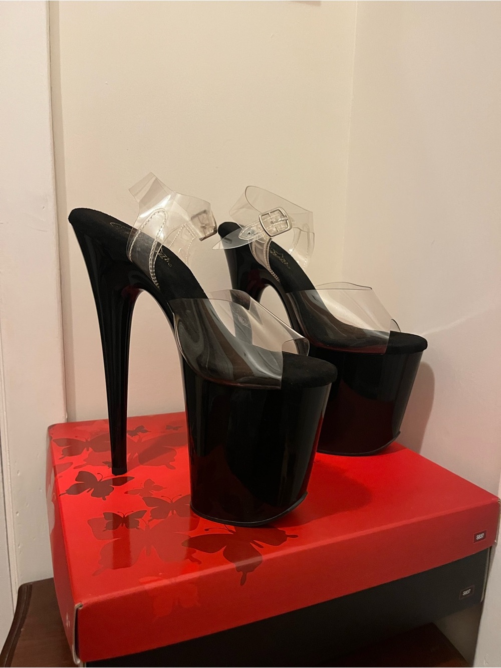 Pleasers Flamingo-808 Black/Clear Strap Size 7 Heels